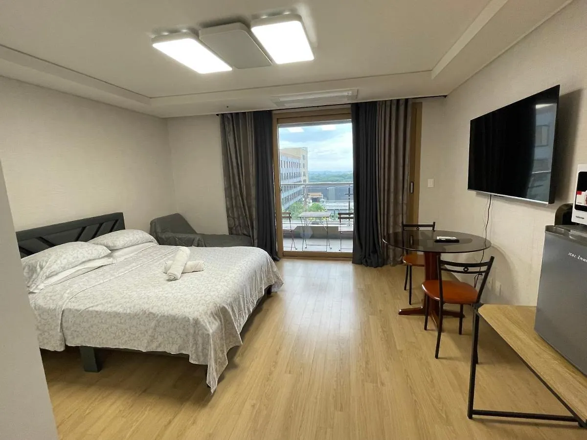 Spacious Luxury Condo W/ Kitchen Beside Hilton Clark D'Heights Mabalacat