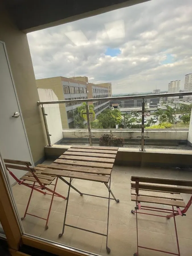 Spacious Luxury Condo W/ Kitchen Beside Hilton Clark D'Heights Mabalacat