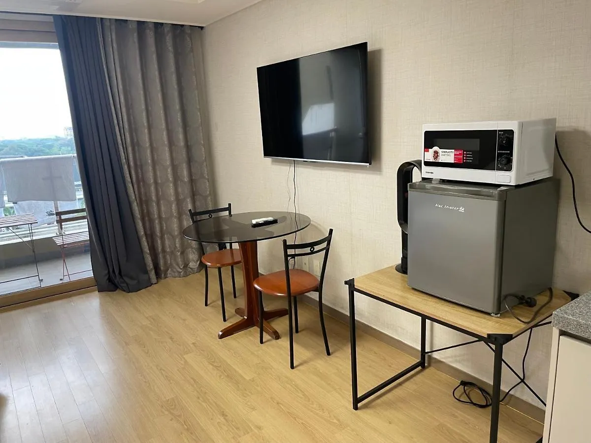 Spacious Luxury Condo W/ Kitchen Beside Hilton Clark D'Heights Mabalacat Philippines