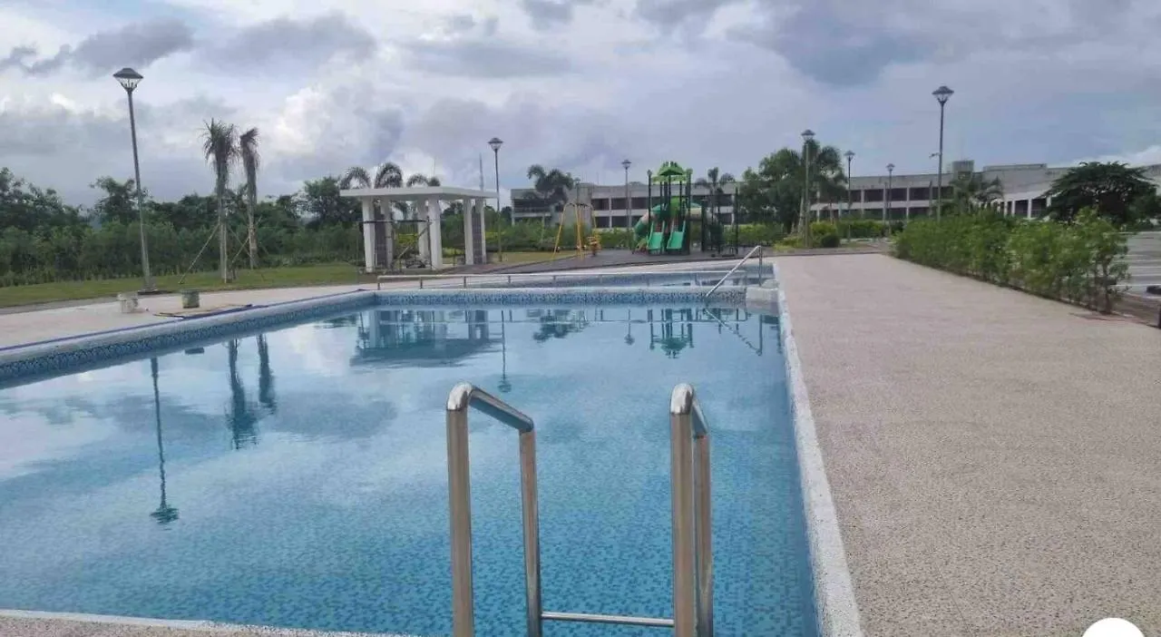 Spacious Luxury Condo W/ Kitchen Beside Hilton Clark D'Heights Mabalacat 0*,
